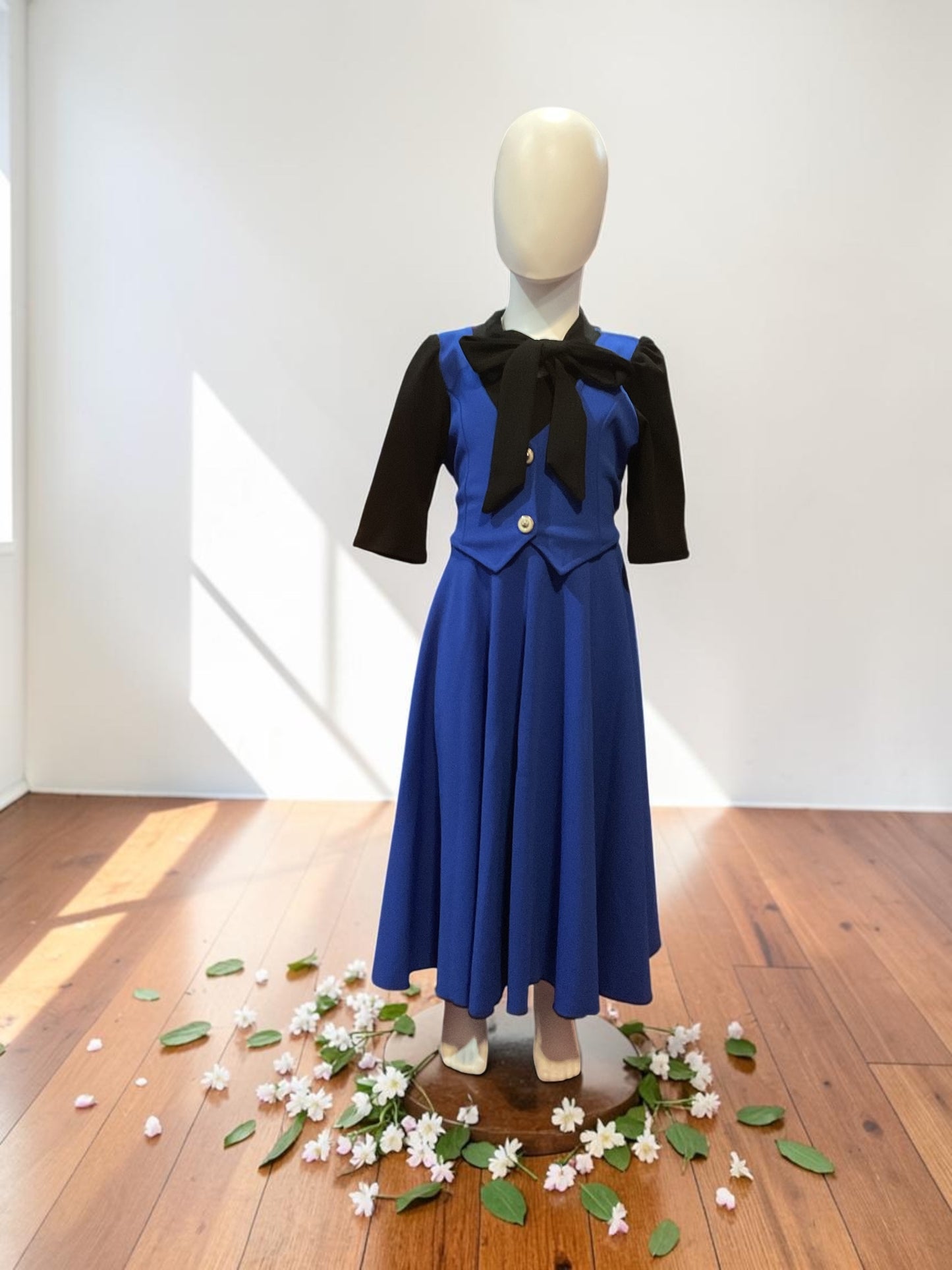 Hermoso vestido azul rey de niña 🦋